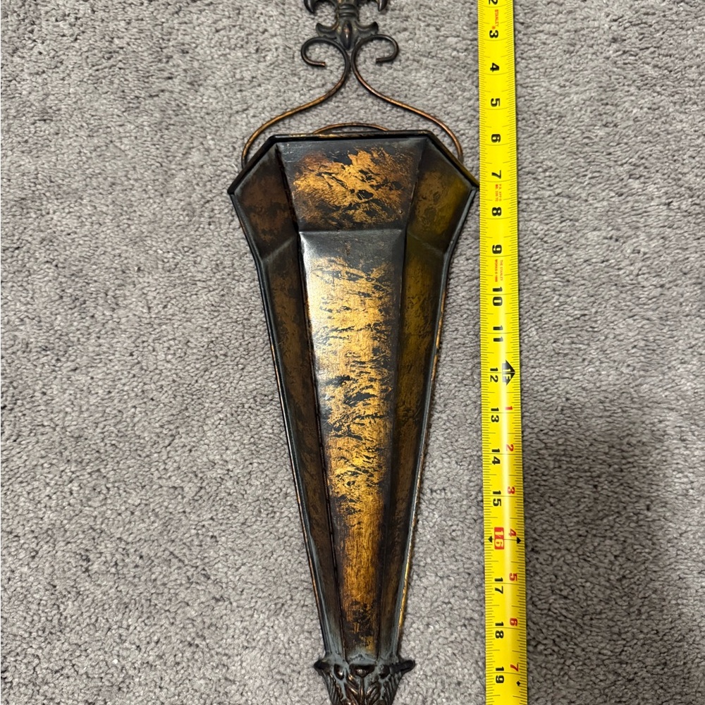 Vintage Wall Sconce with Ornate Design